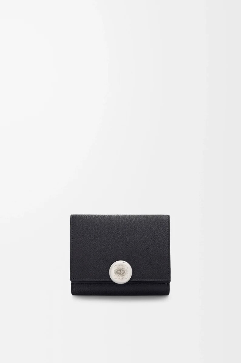 portafoglio trifold pebble in pelle di vitello martellata nero
