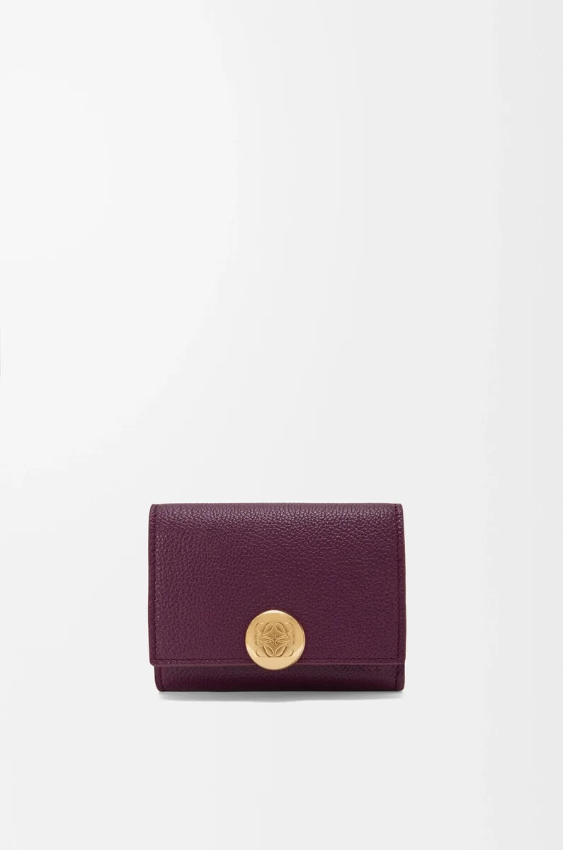 portafoglio trifold pebble in pelle di vitello martellata color prugna