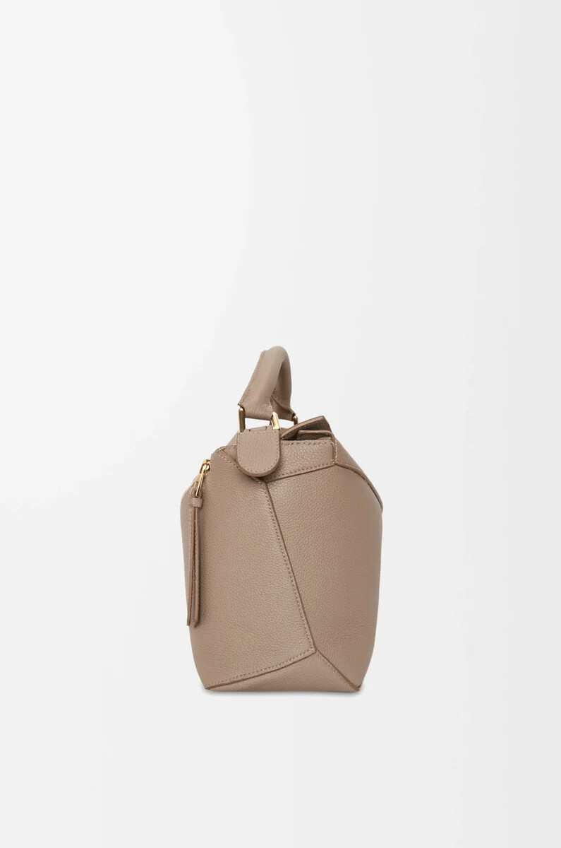 borsa puzzle edge media in morbida pelle di vitello grana sabbia