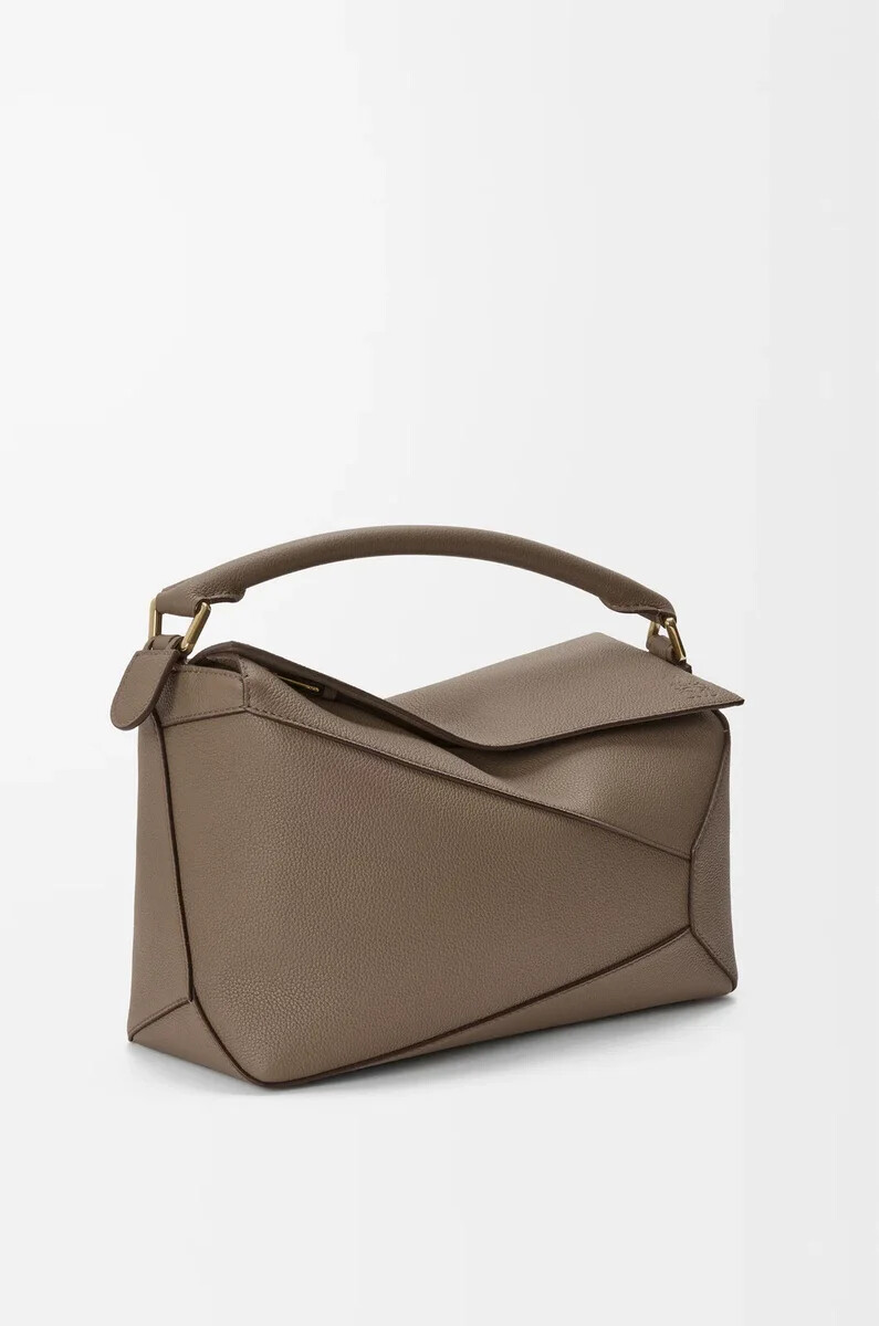 borsa puzzle edge media in morbida pelle di vitello grana taupe