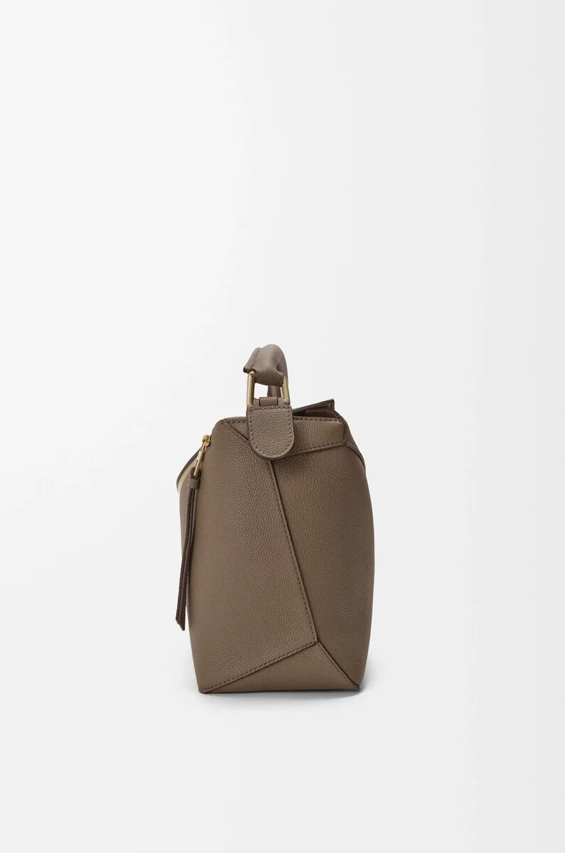 borsa puzzle edge media in morbida pelle di vitello grana taupe