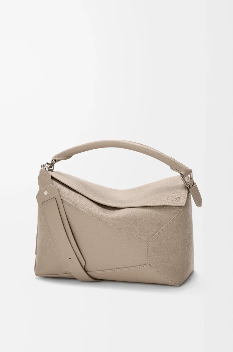 borsa puzzle edge media in morbida pelle di vitello grana argilla
