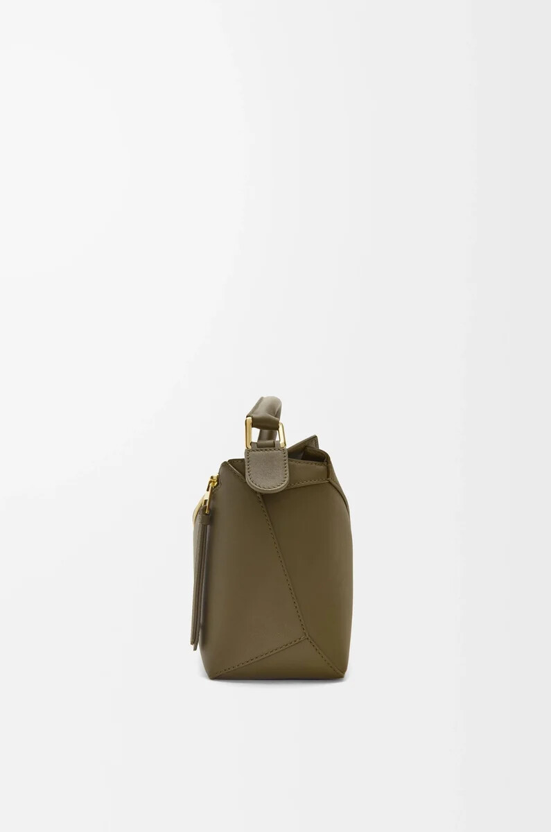 borsa puzzle edge piccola in pelle di vitello classica dark khaki