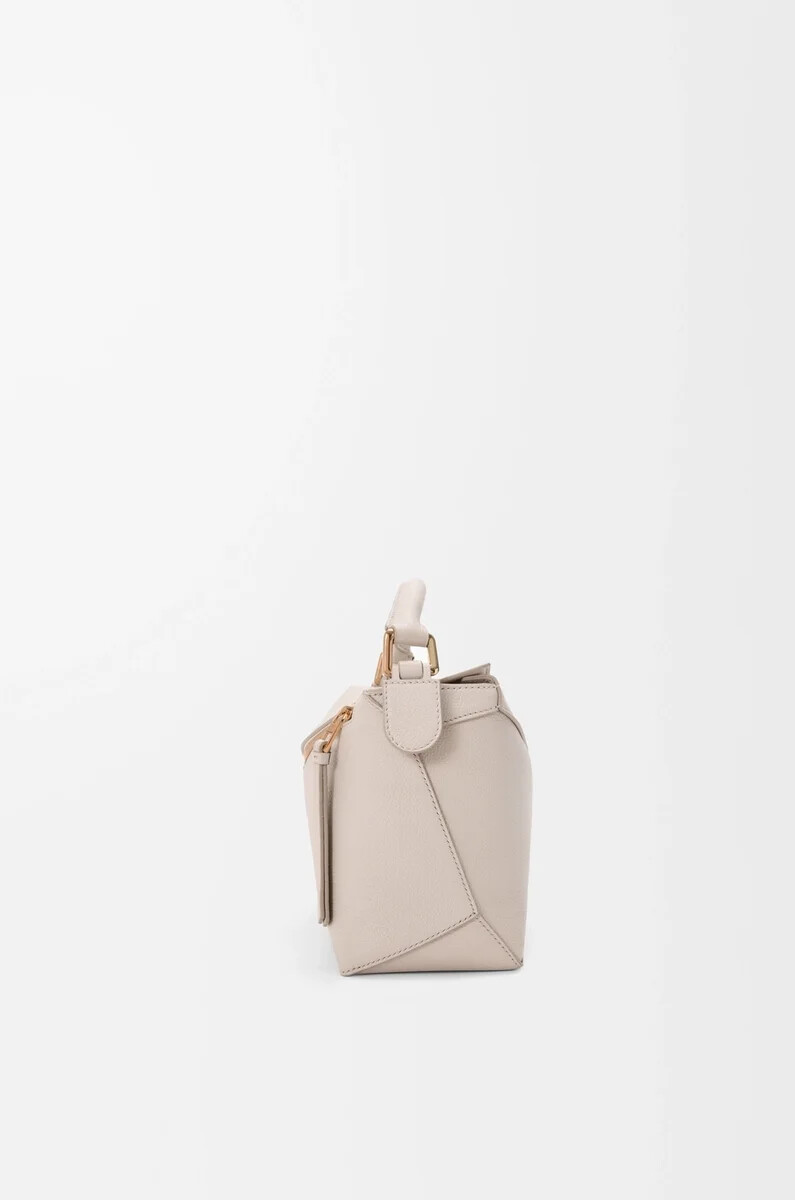 borsa puzzle edge piccola in morbida pelle di vitello grana light ghost