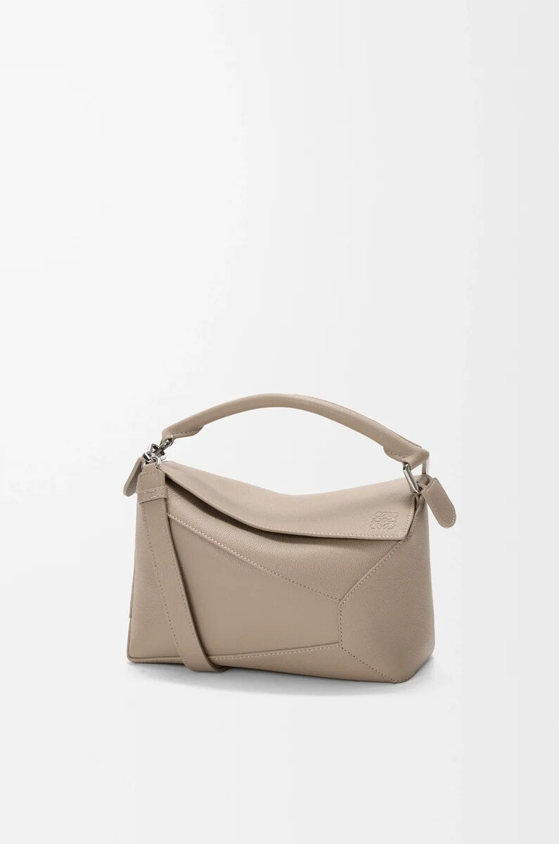 borsa puzzle edge piccola in morbida pelle di vitello grana argilla