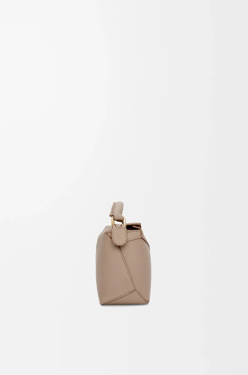 borsa mini puzzle edge in morbida pelle di vitello grana sabbia