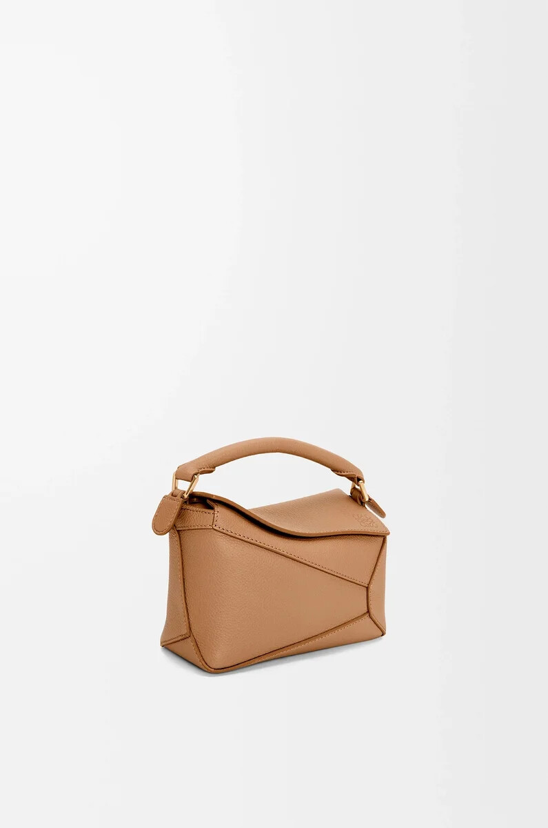 borsa mini puzzle edge in morbida pelle di vitello grana toffee