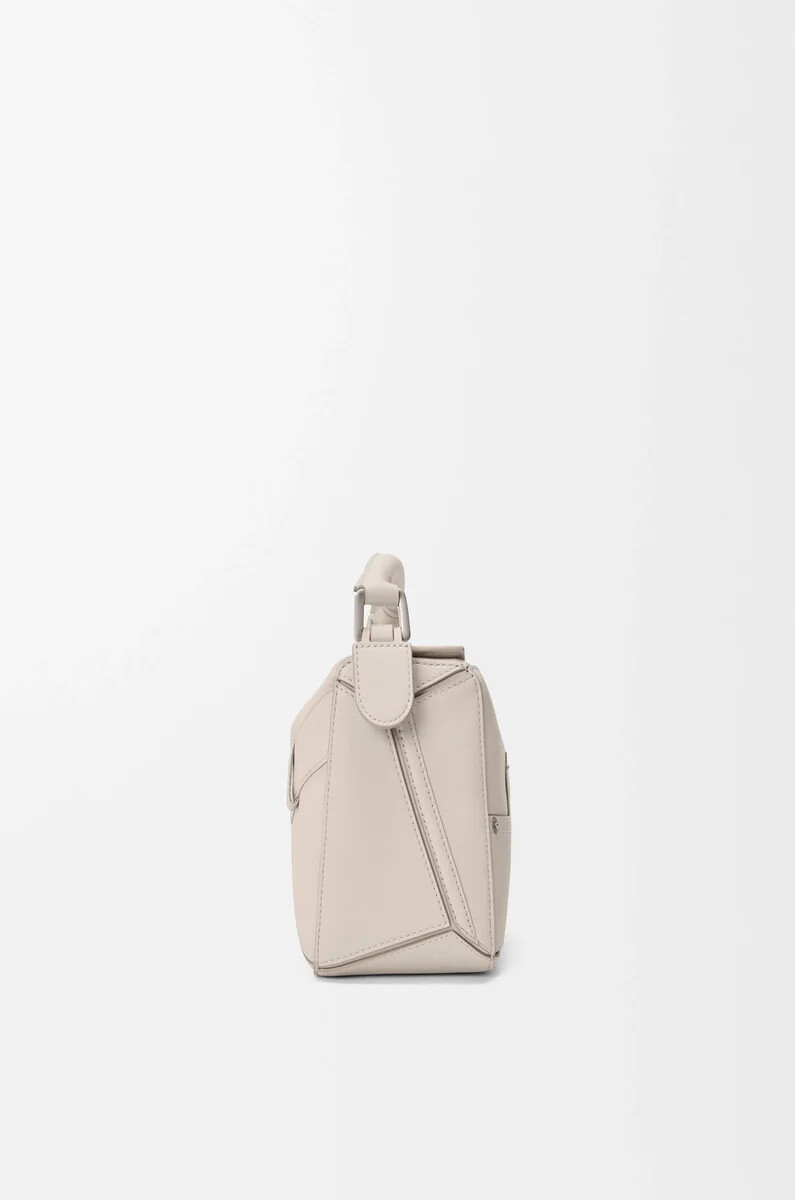 borsa panta puzzle piccola in vitello lucido light ghost