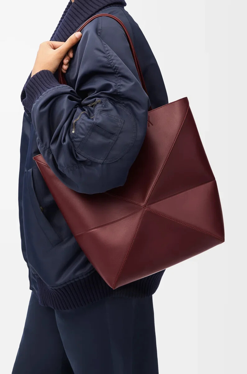 borsa media puzzle fold in pelle di vitello lucida dark burgundy