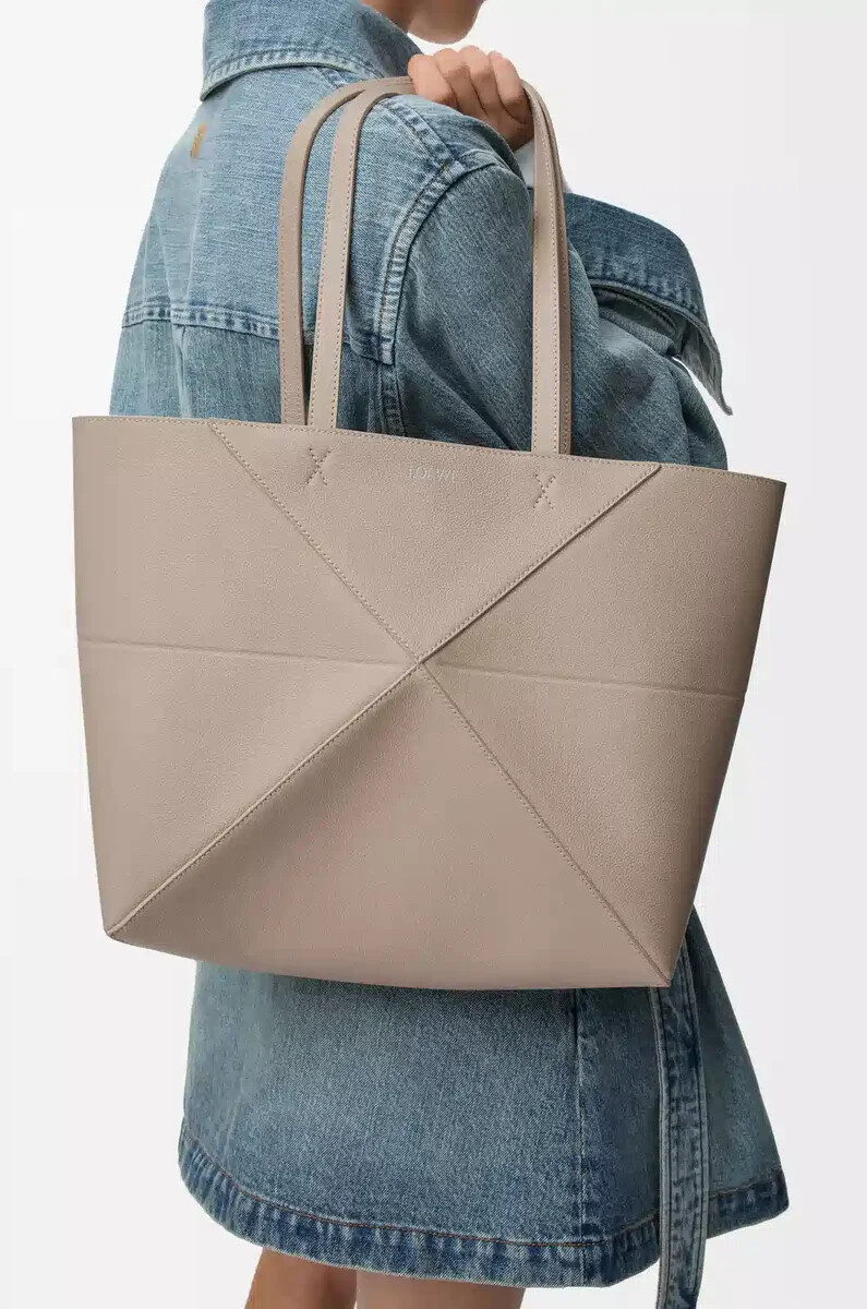 borsa tote puzzle fold orizzontale media in morbida pelle di vitello grana argilla