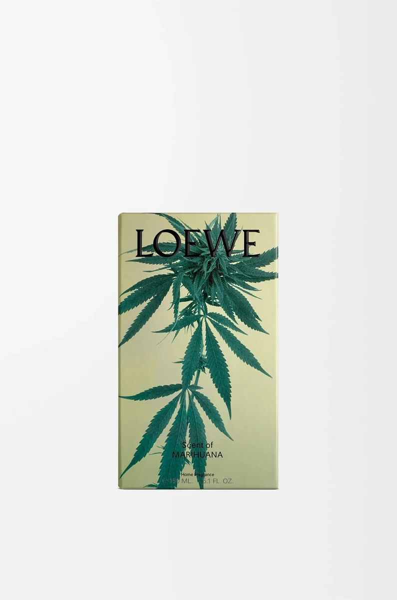spray per ambienti al profumo di marijuana verde scuro