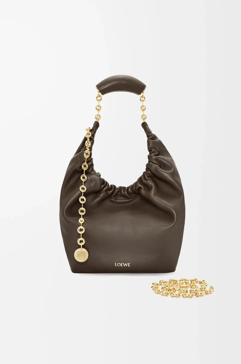 piccola borsa squeeze in morbida nappa di agnello color cioccolato