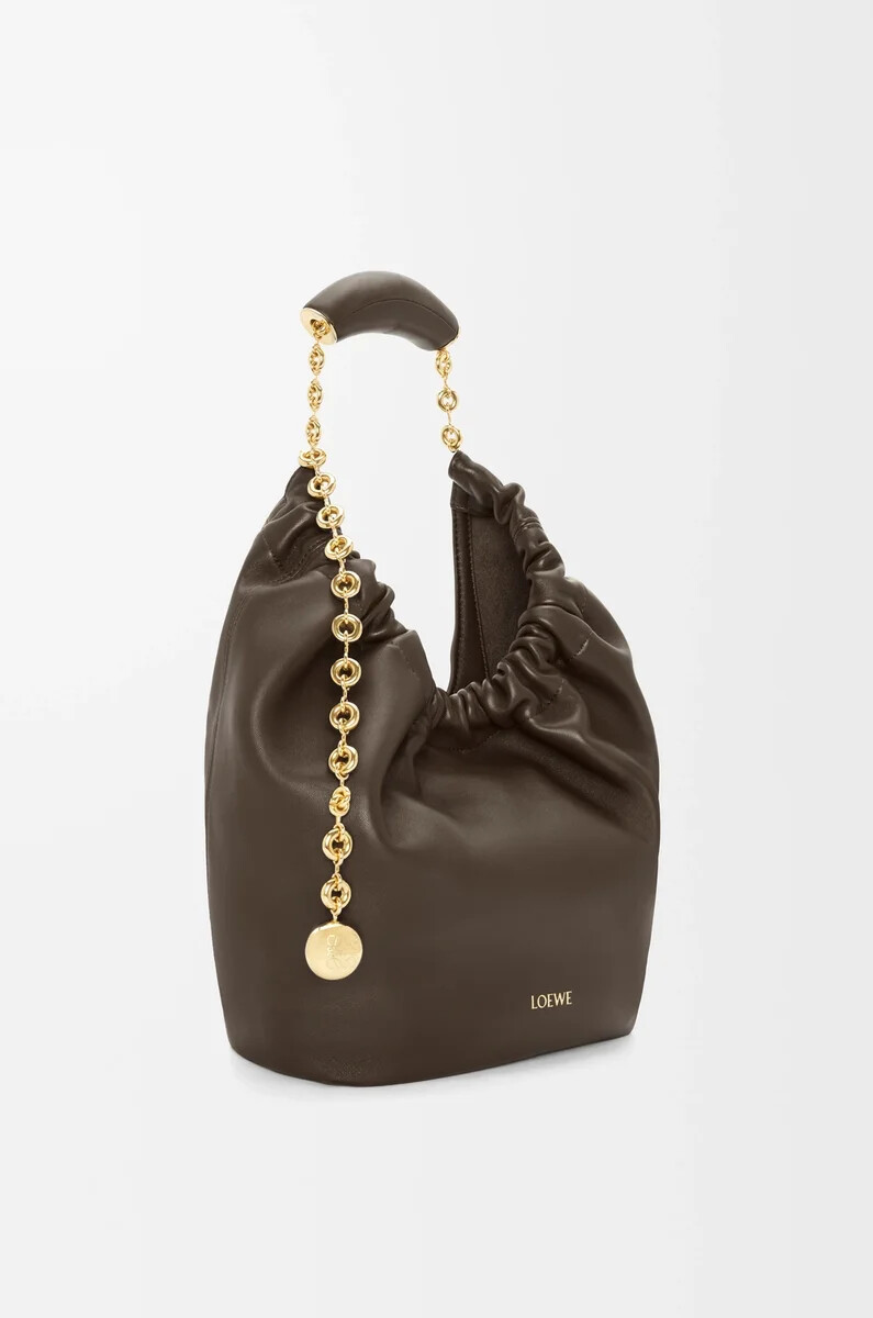 piccola borsa squeeze in morbida nappa di agnello color cioccolato