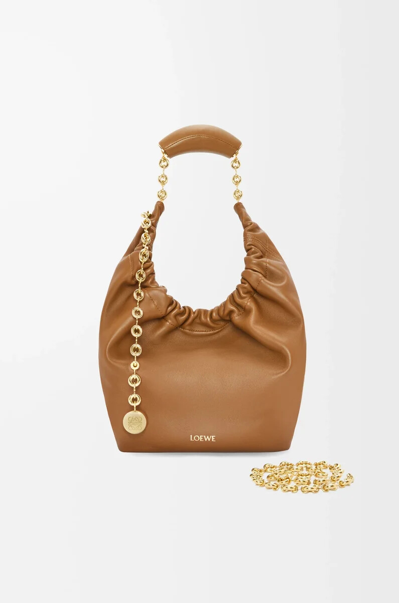piccola borsa squeeze in morbida nappa di agnello color quercia