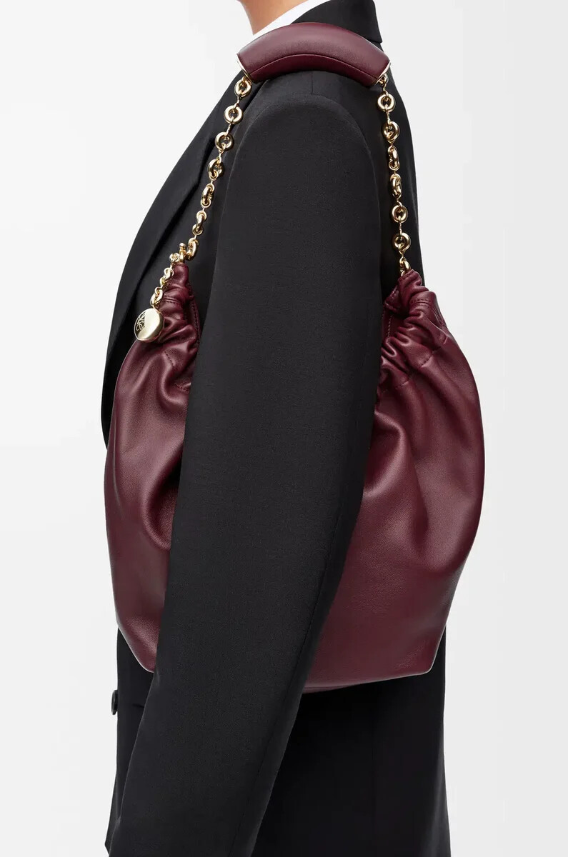 piccola borsa squeeze in morbida nappa di agnello color borgogna scuro