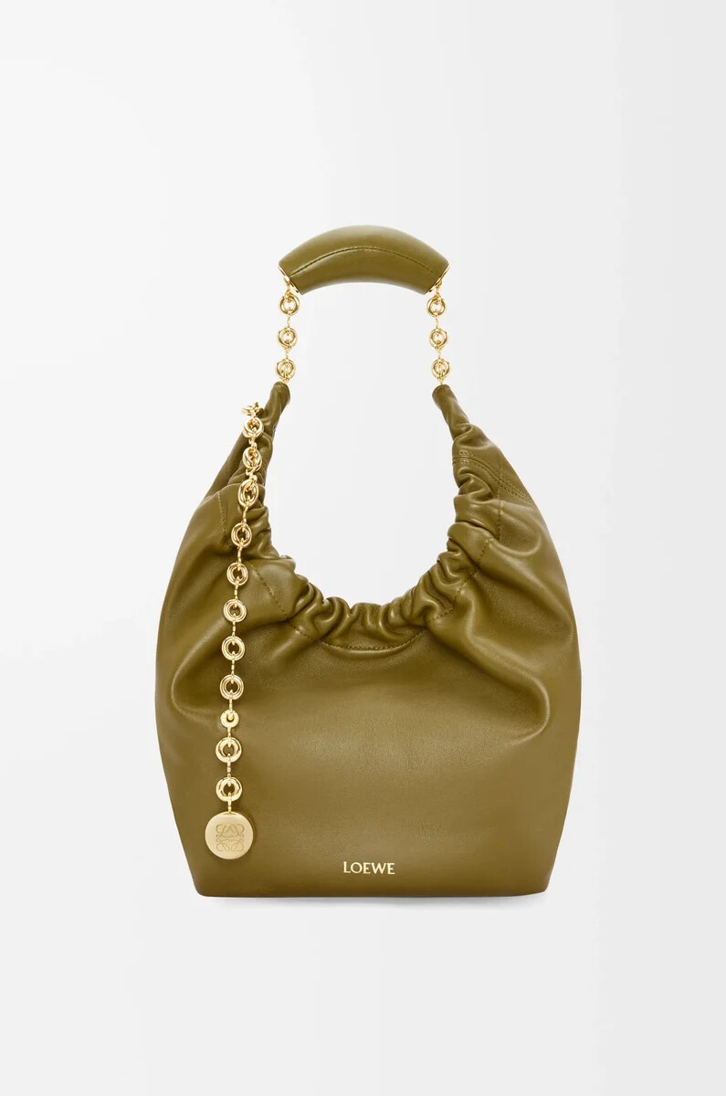 piccola borsa squeeze in morbida nappa di agnello color oliva
