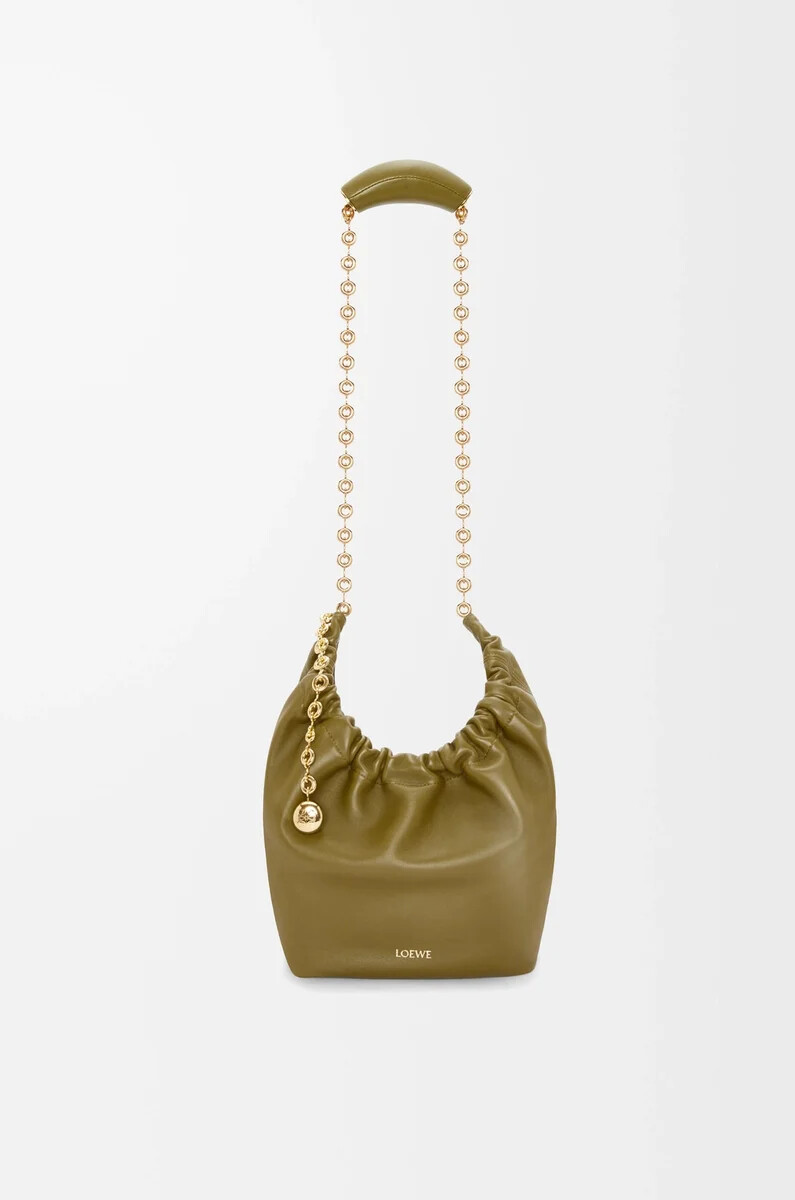 piccola borsa squeeze in morbida nappa di agnello color oliva
