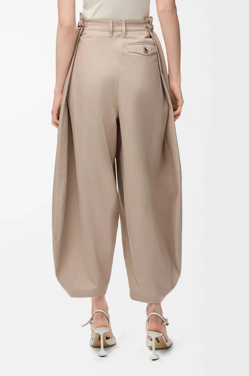 pantaloni drappeggiati in cotone e seta beige