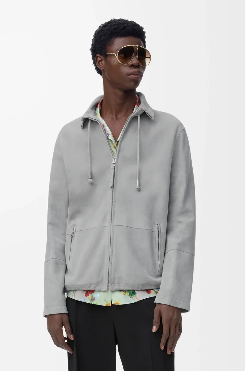 giacca con zip in pelle di agnello scamosciata grigio chiaro