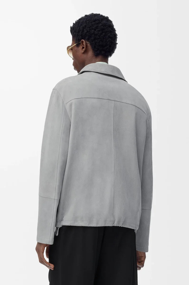 giacca con zip in pelle di agnello scamosciata grigio chiaro