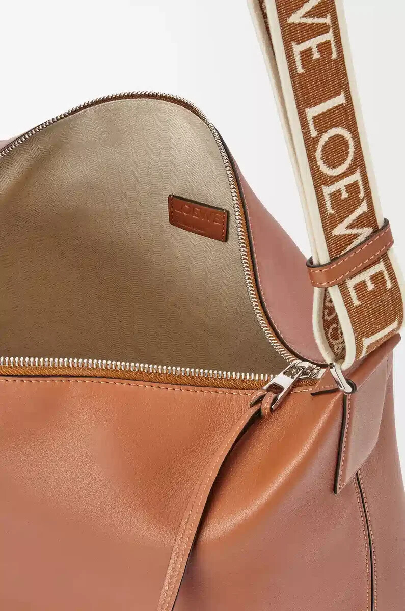 borsa a tracolla cubi in morbida pelle di vitello liscia e jacquard tan