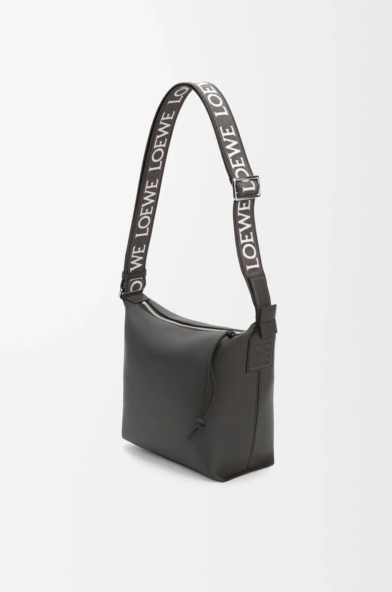 piccola borsa a tracolla cubi in morbida pelle di vitello liscia e jacquard grigio scuro