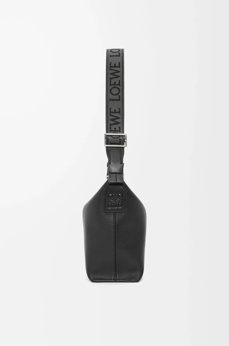 piccola borsa a tracolla cubi in morbida pelle di vitello liscia e jacquard nero