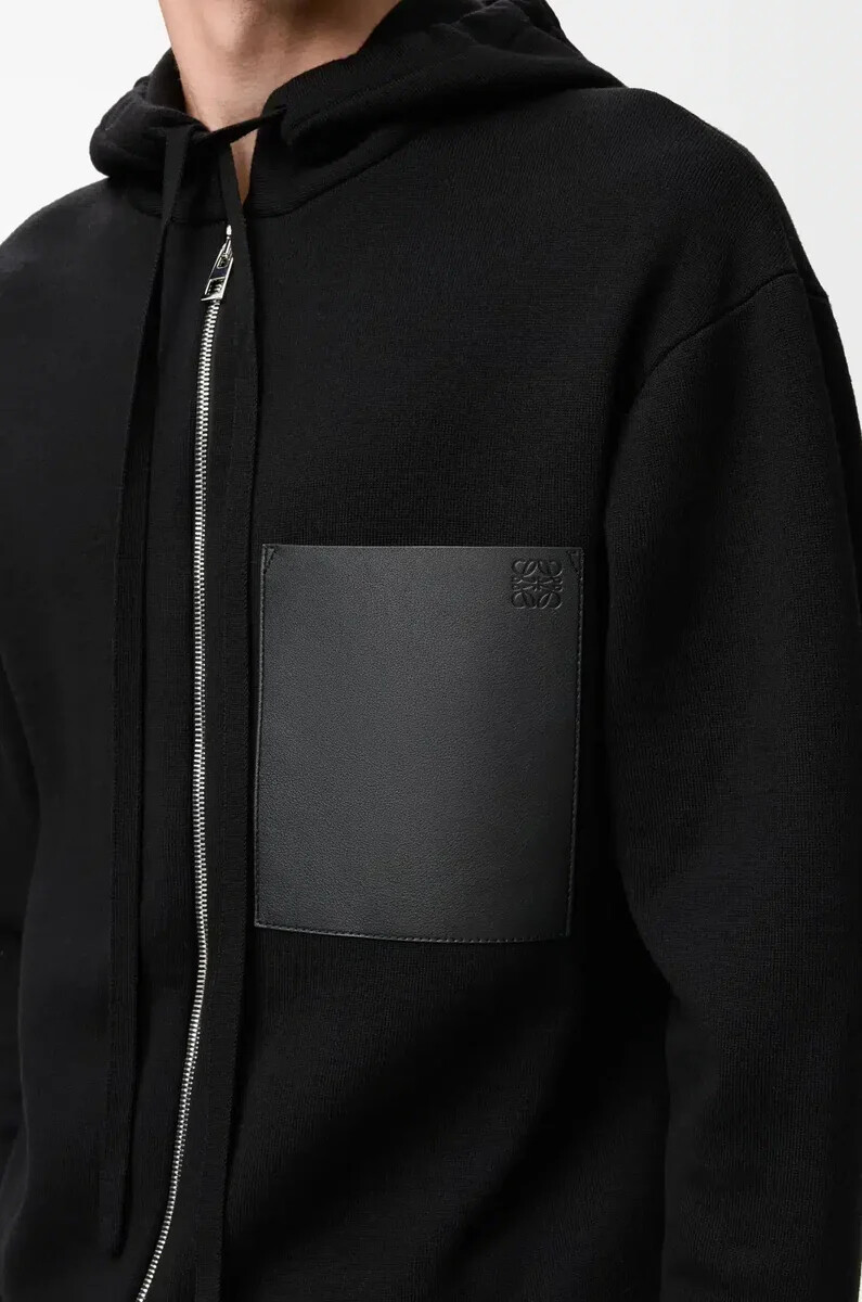felpa con cappuccio e zip in lana nera