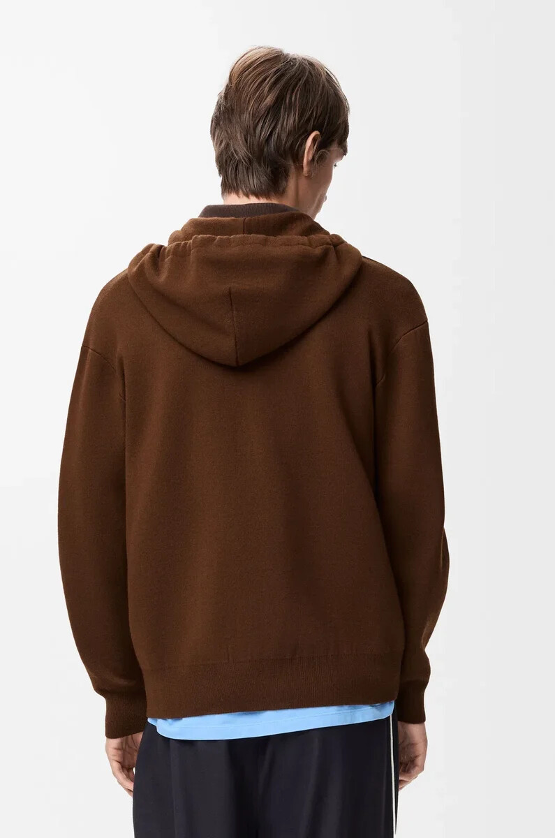 felpa con cappuccio e zip in lana marrone