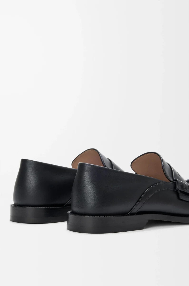 mocassino campo con patta posteriore in pelle di vitello cerata nero