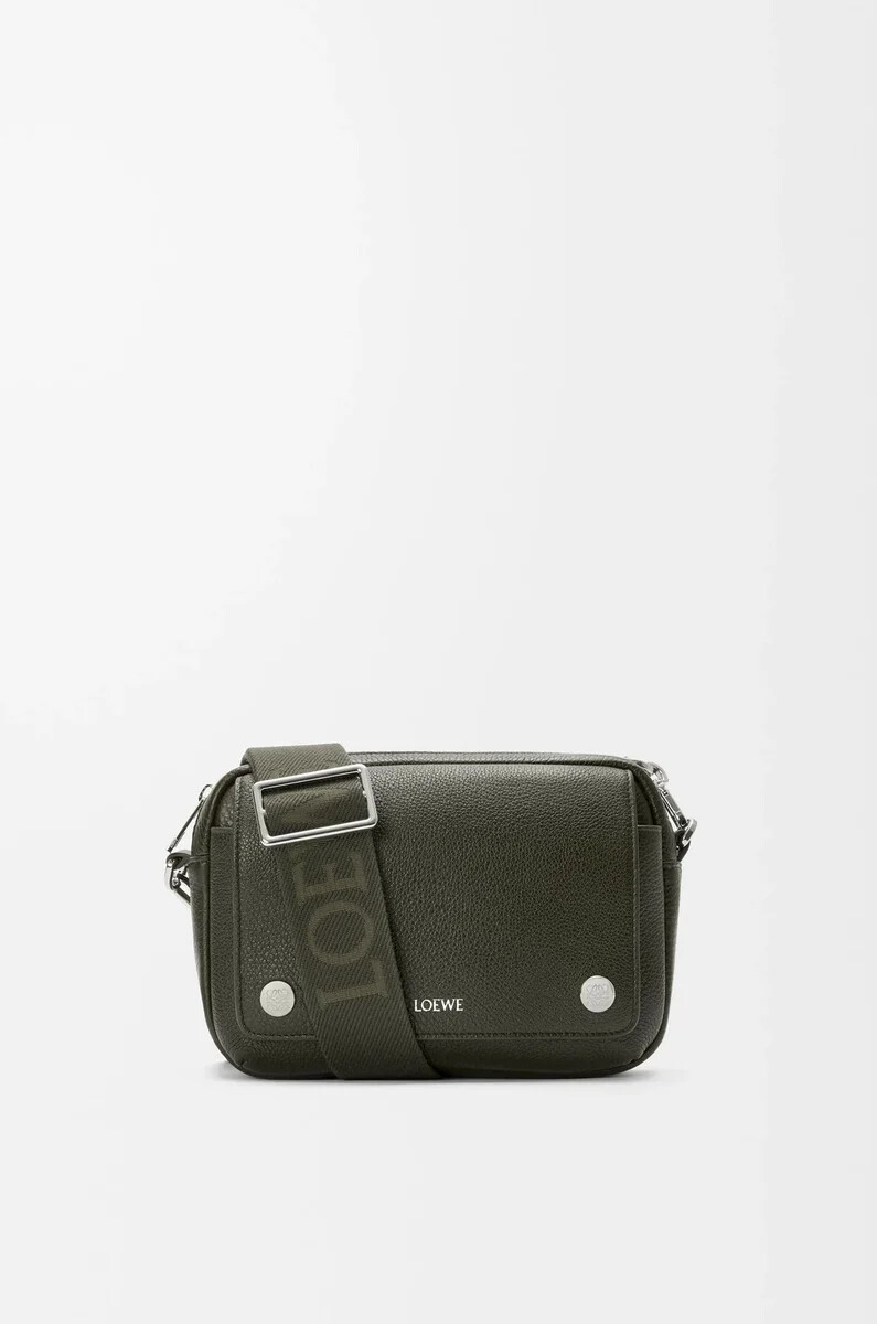 piccola borsa a tracolla pebble in morbida pelle di vitello granata color cachi scuro
