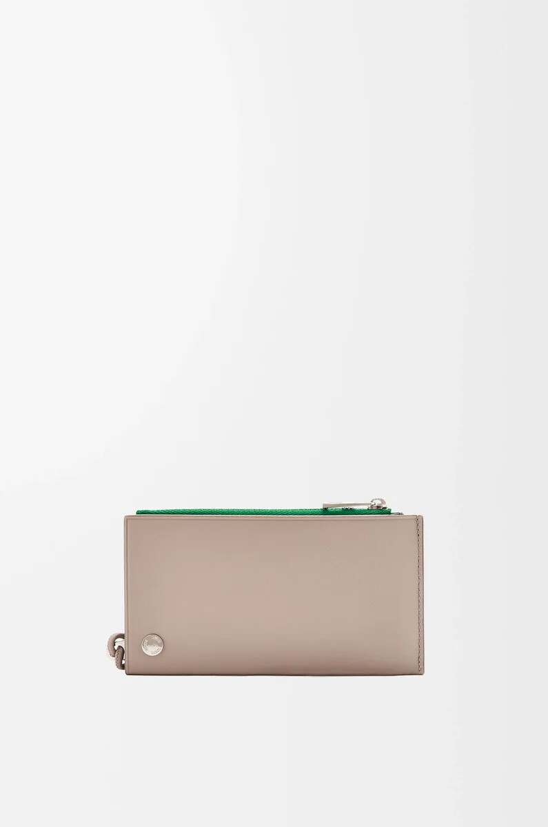 porta carte di credito pebble slider in pelle di vitello nappa lucida sabbiaverde tropicale