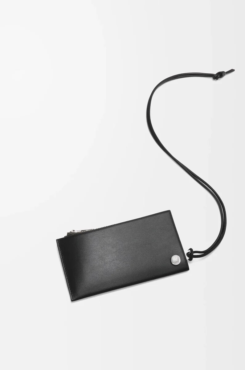 porta carte di credito pebble slider in pelle di vitello nappa lucida nerocachi scuro