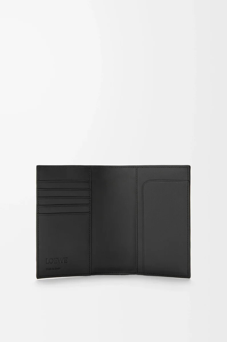 portapassaporto puzzle in morbida pelle di vitello granata nero