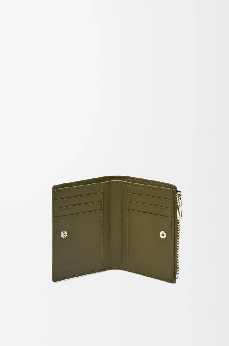 portafoglio sottile e compatto in pelle di vitello classica testurizzata dark khaki