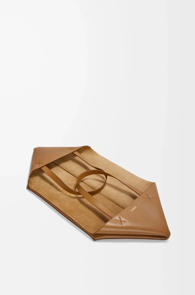 borsa xxl puzzle fold in pelle di vitello lucida oak
