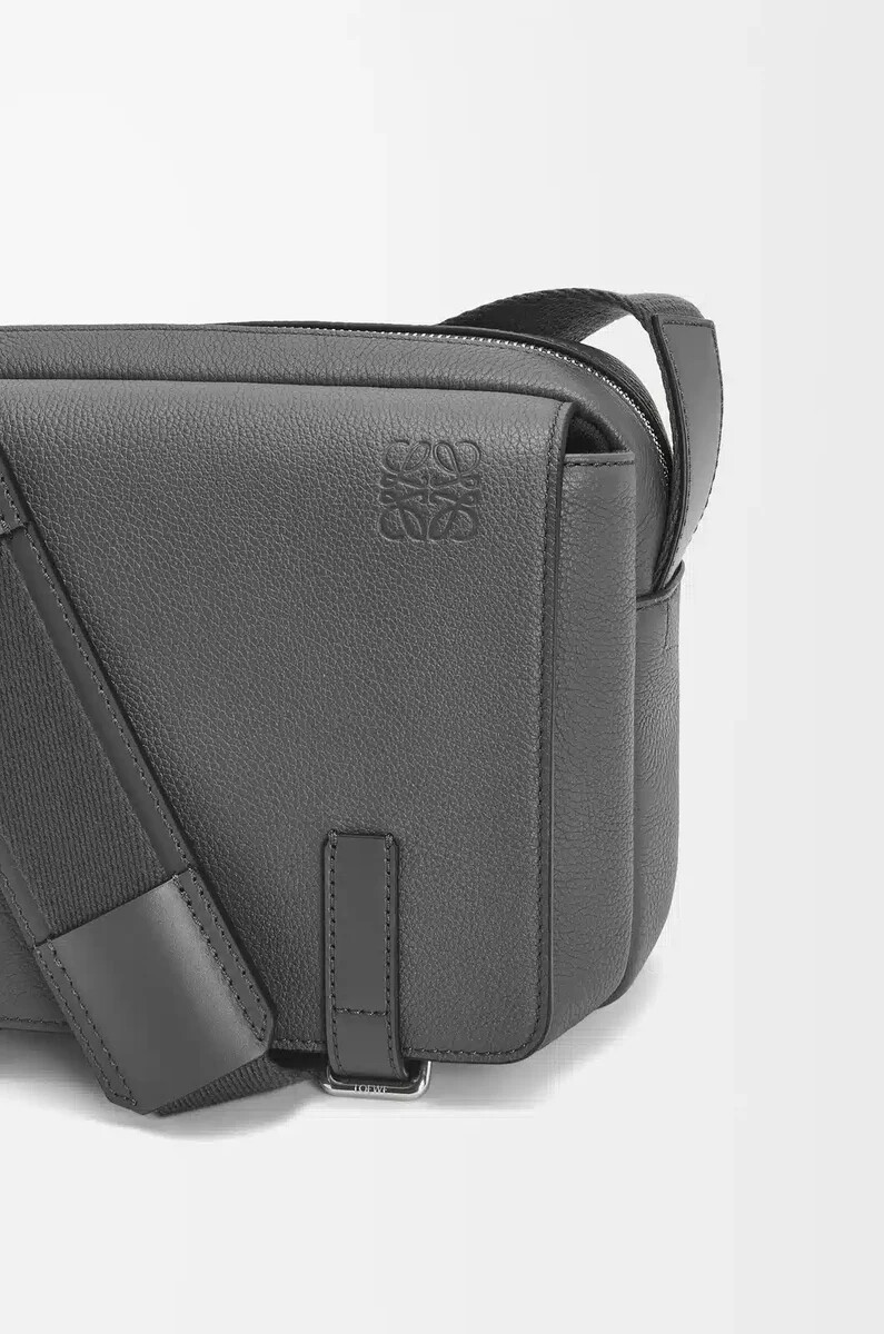 borsa a tracolla militare xs in morbida pelle di vitello granata antracite