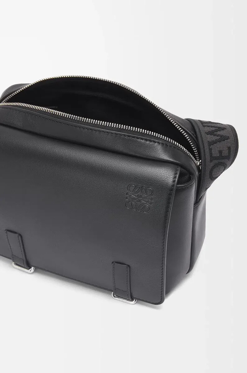 borsa a tracolla militare xs in morbida pelle di vitello liscia e jacquard nero