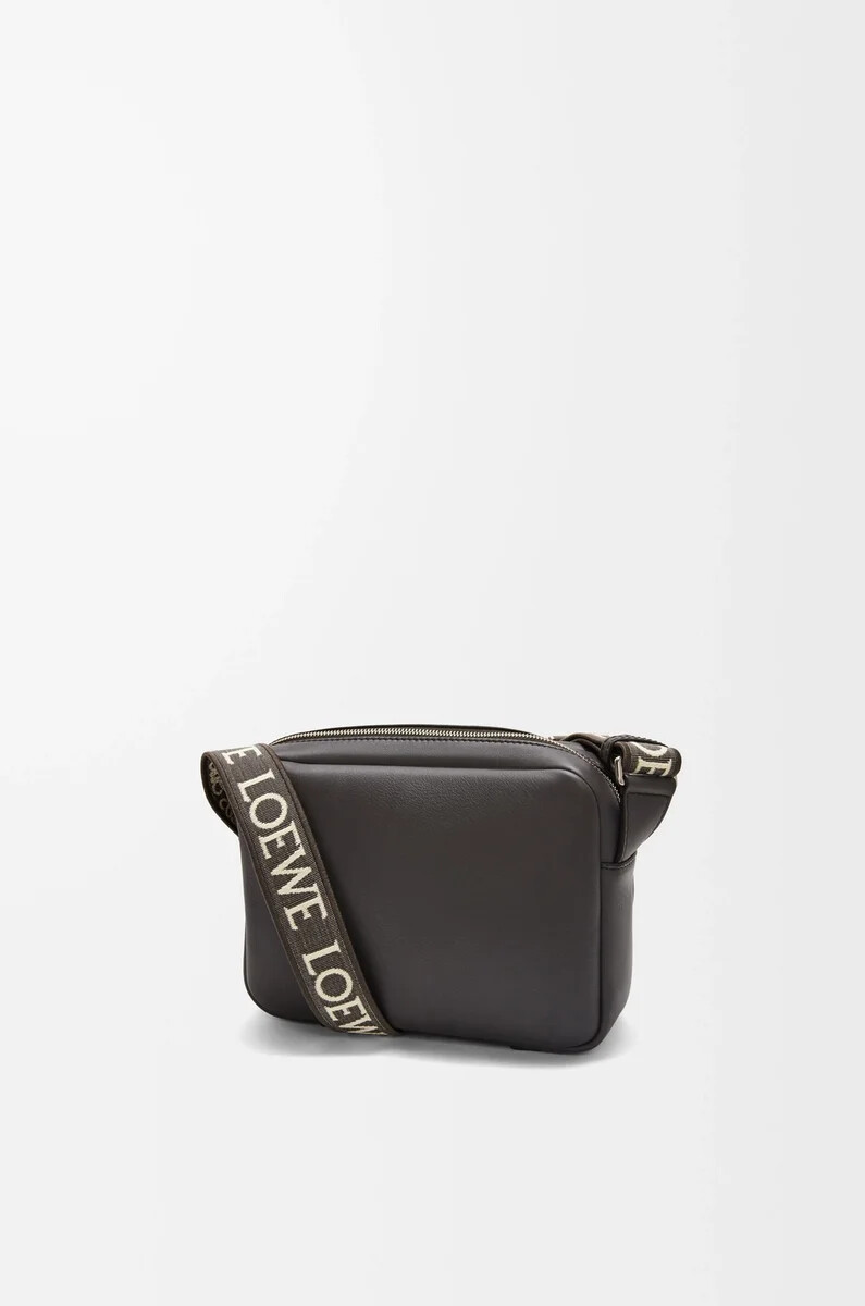 borsa a tracolla militare xs in morbida pelle di vitello liscia e jacquard grigio scuro