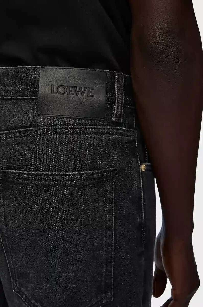 jeans a gamba dritta in denim nero lavato