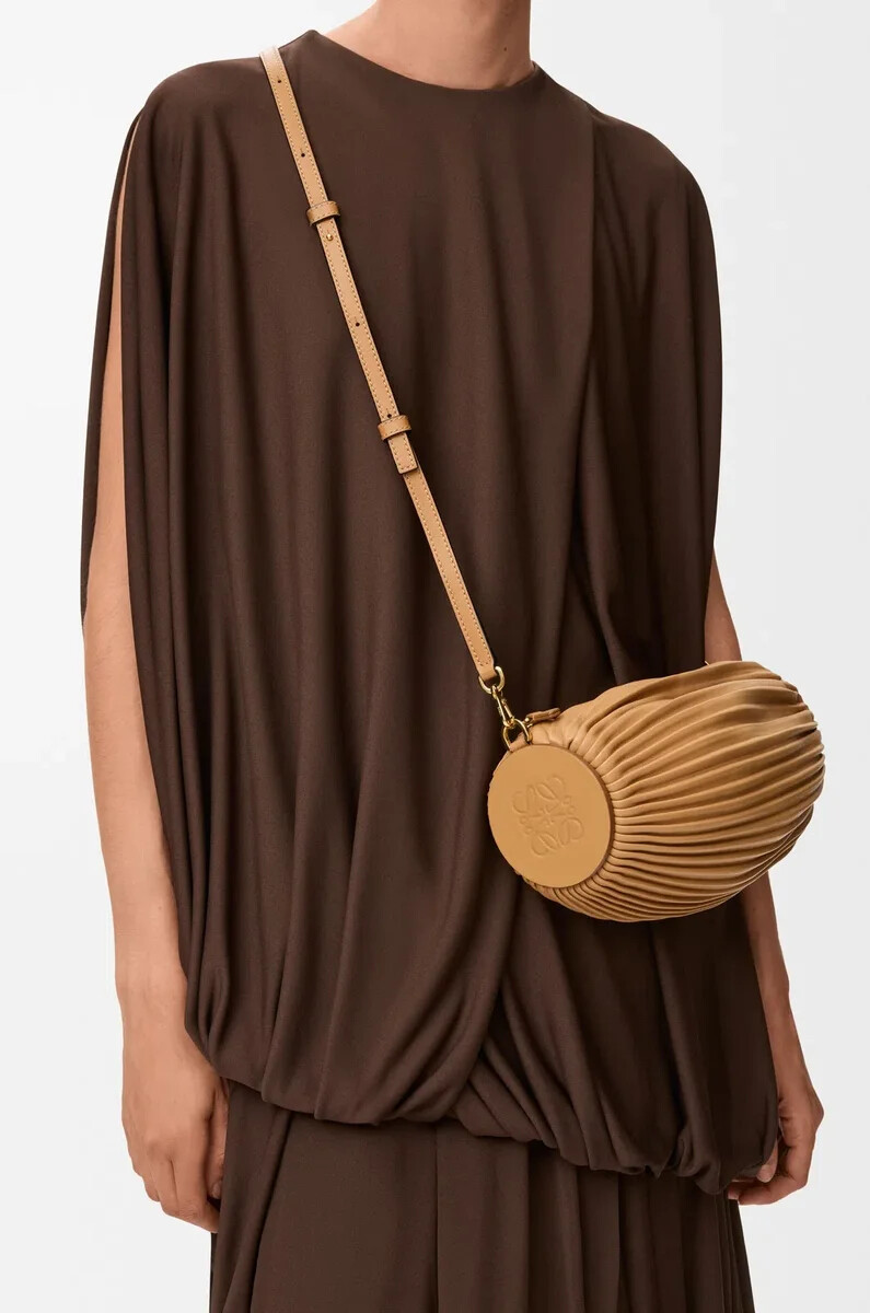 bracciale pouch in nappa dagnello plissettata warm desert