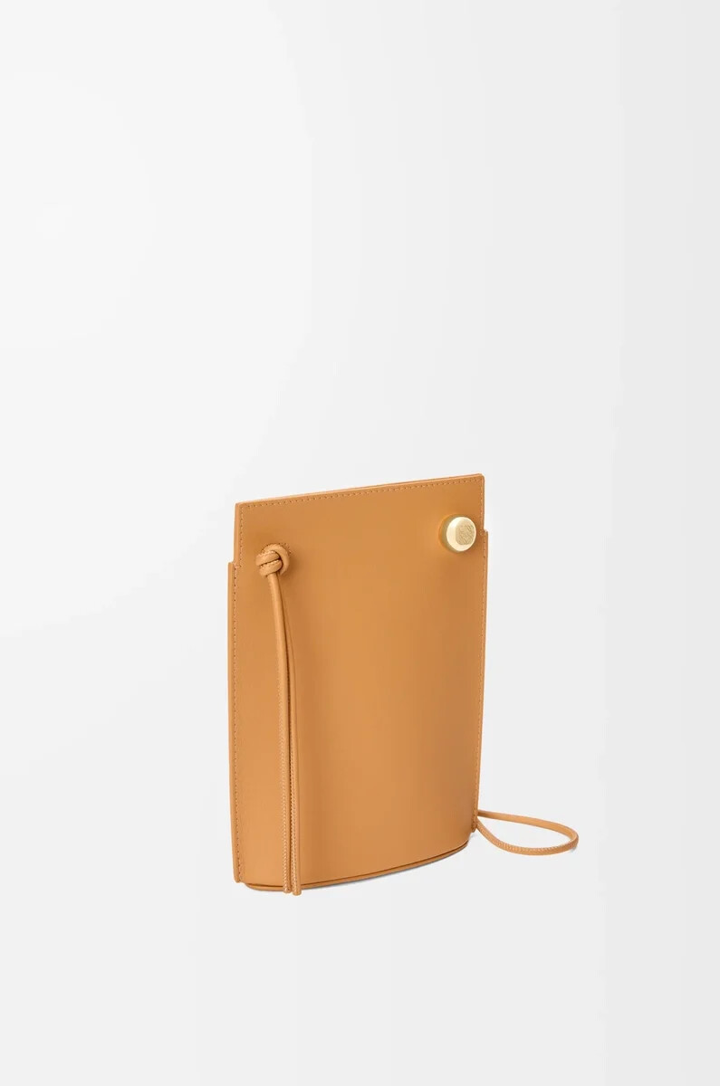 borsa pebble dice in pelle di vitello classica warm desert