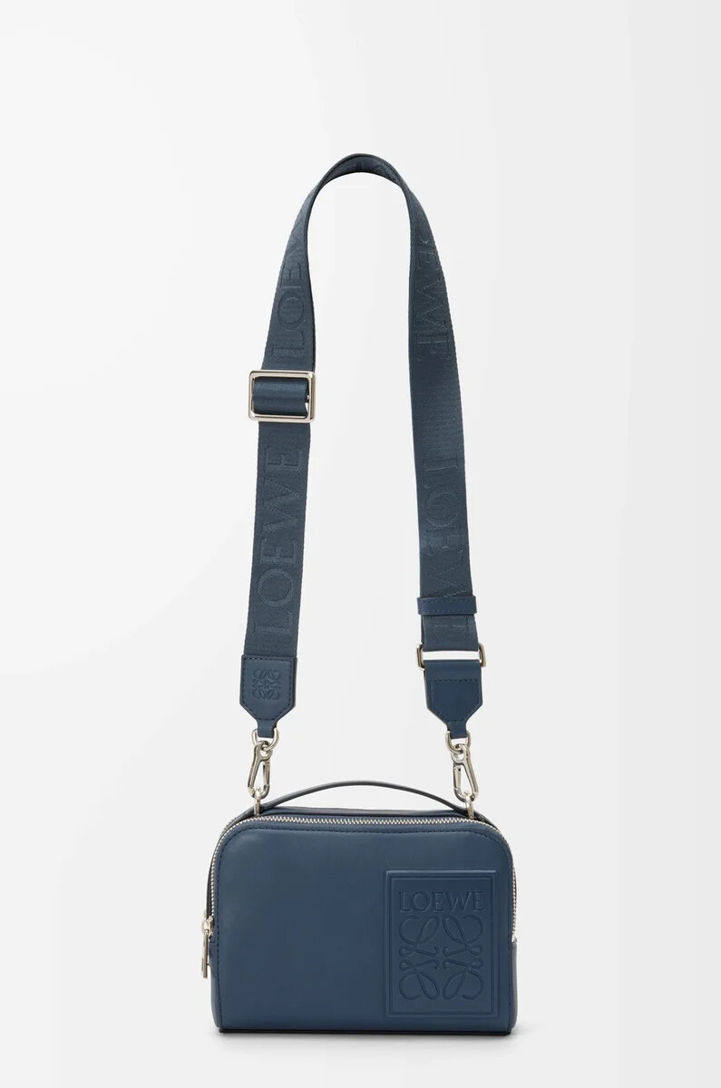 mini borsa a tracolla per fotocamera in pelle di vitello satinata indigo dye