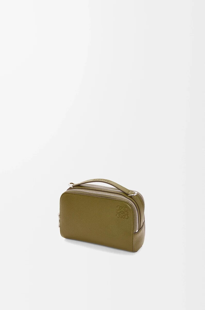 mini borsa a tracolla per fotocamera in morbida pelle di vitello granata oliva