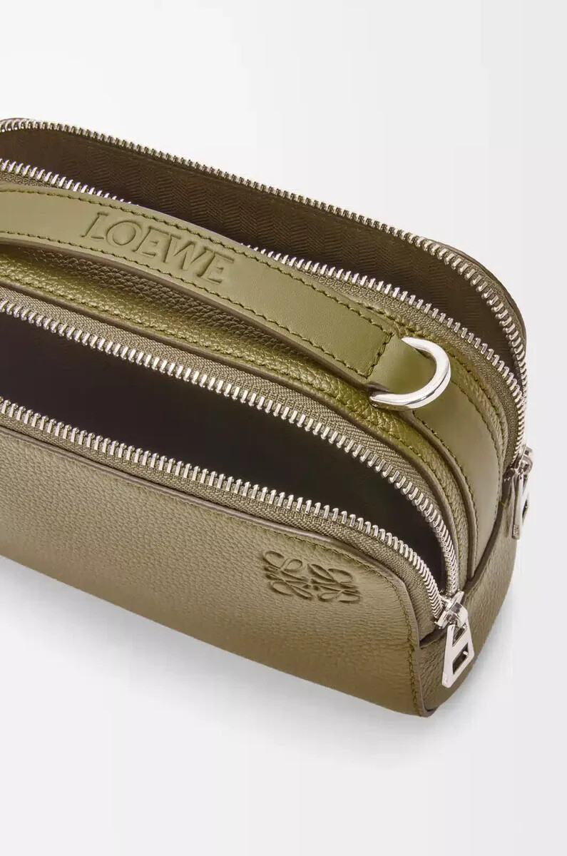 mini borsa a tracolla per fotocamera in morbida pelle di vitello granata oliva